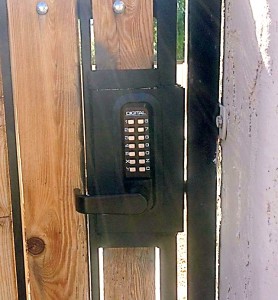 How to Lock Outdoor Gates – Gate Lock Options